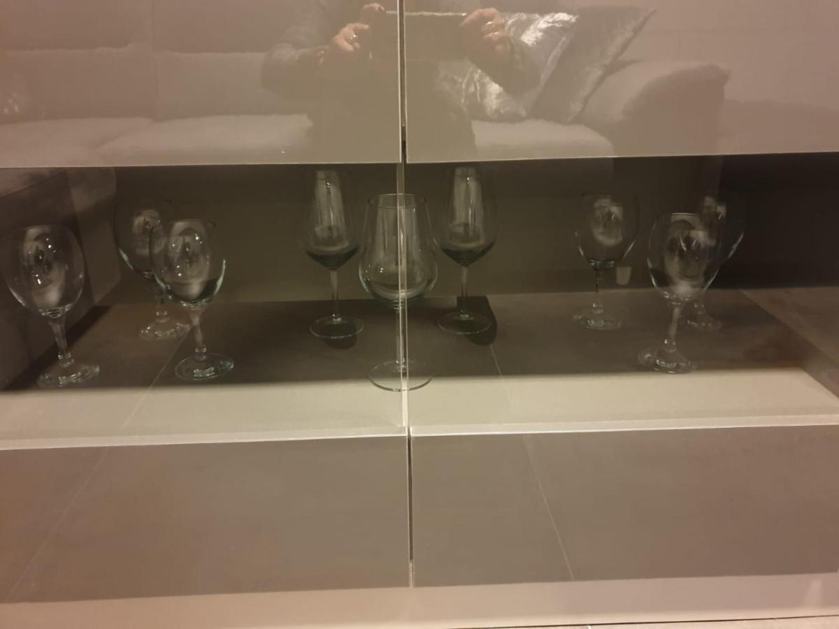 Apartament Skarbowa 1& Parking 레스노 외부 사진