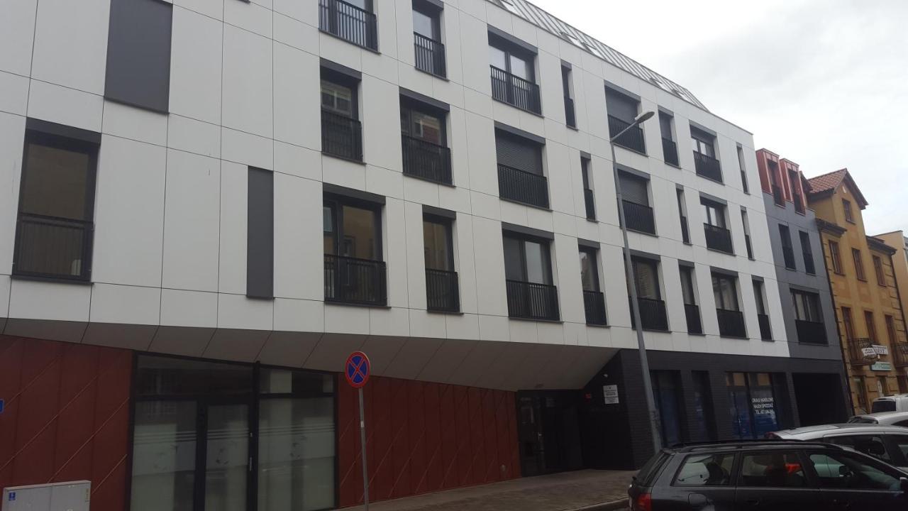 Apartament Skarbowa 1& Parking 레스노 외부 사진