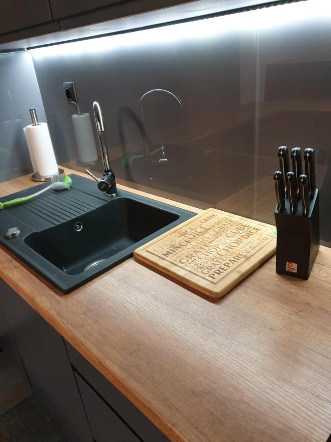 Apartament Skarbowa 1& Parking 레스노 외부 사진