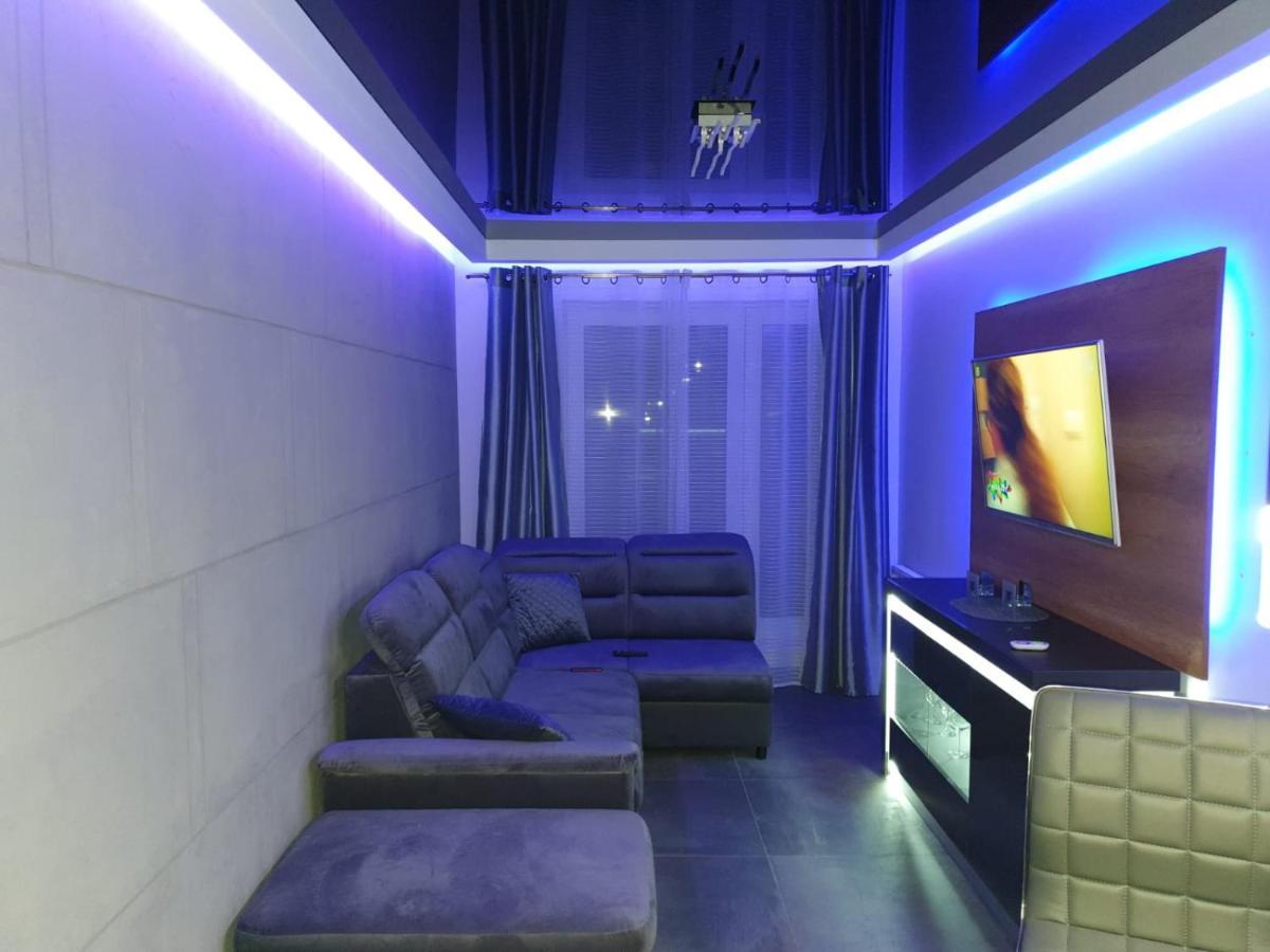 Apartament Skarbowa 1& Parking 레스노 외부 사진